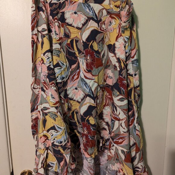 Torrid 2 piece set crop top and skirt size 3 - Picture 5 of 9